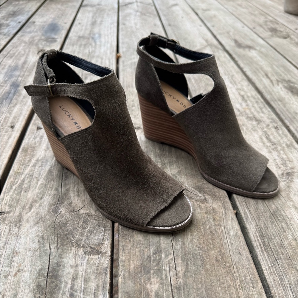 Lucky Brand Dark Green "Dirty Martini" Suede Wedges - Size 7.5